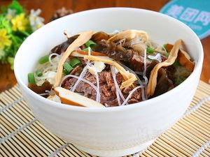 Yilan Xiang Laobai Family Noodle Soup · Halal (Houwei Zhai Branch)