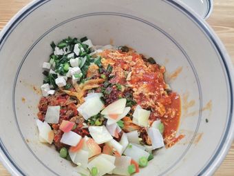 Rong Ji Handmade Old Bowl Noodles (Fengqiao Mingdi Branch)