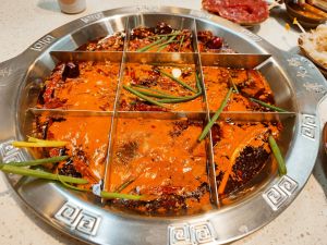 Dong Dong Dong Hot Pot