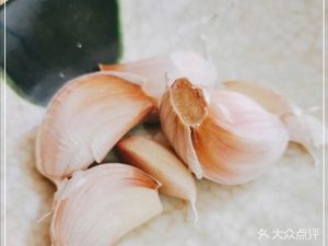 Hand-Kneaded Spinach Noodles (No. 24, Nongxing Road)