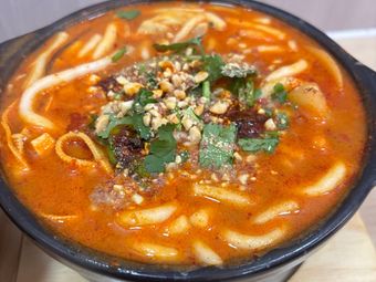 Sagu Gu's Pot with Sesame Sauce