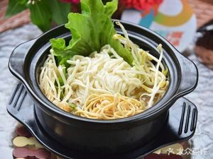 Lao Tang Sandpot Stir-Fried Noodles (Xingguang Department Store Branch)