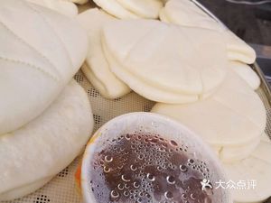 Gao's Rice Noodles, Oil Tea, Steamed Meat