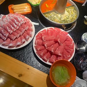 Niu Shi Si · Sour Cabbage Beef Hot Pot (Headquarters Nationwide)