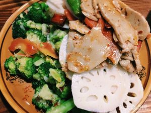 Fang Shang Lao Yang Jia Pao Mo Shai Kao (Xi’an Innovation Garden Commercial Street District’s Preferred Shopping Area...)