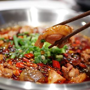 Duan Ge's Pig Intestine Chicken (Hongfu Kunxiang Jiutian Branch)