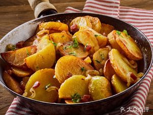 Northeast Home-style Cuisine (Dongtan Community Branch)