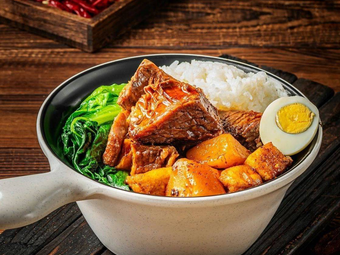 Qingyu Beef Brisket Rice & Pork Rib Rice