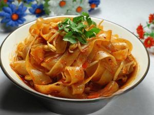 Dapeng Roujiamo and Hand-Pulled Noodles