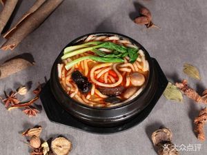 Chongqing Sandpot King Sichuan Flavor Rice Bowl (Pump Valve Family Compound Branch)
