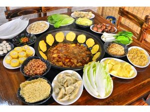 Yu Yang Xian · Iron Pot Stew