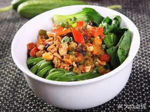 Shaanxi Hand-Pulled Noodles (Hangfei Community West)