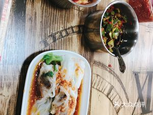 Yueji Steamed Rice Rolls (Renmin Zhonglu Branch)