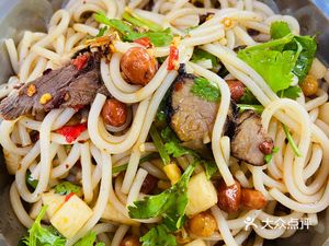 Tong Tong Fa卤粉王 (Wuyi East Village Store)