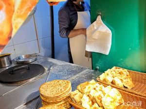 Delicious Naan Bread and Grilled包子
