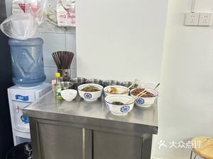 Er Yue Ban Jinshi Beef Noodles (Jin Di Zhong Jiao Lugu Xiang Song Store)