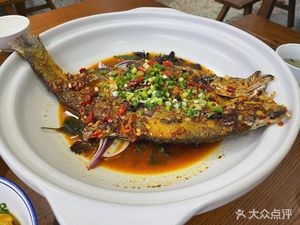 Old House at Zhou Shang, Serving Ox Tails