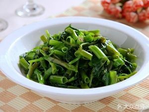 Caidawang Hunan Cuisine · Spicy Chili Chicken