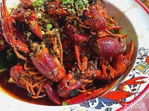 Lushan Small Restaurant Barbecue