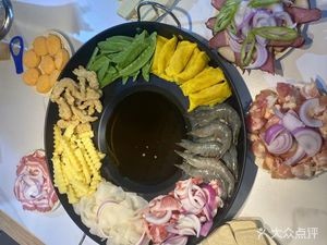 Red烙 Bay • Guizhou烙 Pot (High-speed Railway Wuyue Plaza Store)