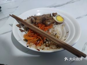 Yin's Braised Chicken Rice (Baiyun Road Branch)