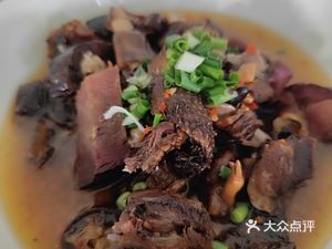 Uncle Zhou's Twenty-Four Dishes