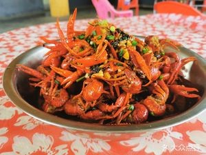 Bridge Side Courtyard