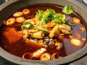 Yibaiwei Stone Pot Fish Restaurant