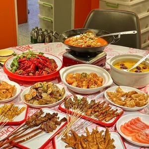 La Chu Wei Yueyang Special BBQ (Shazitang Main Branch)