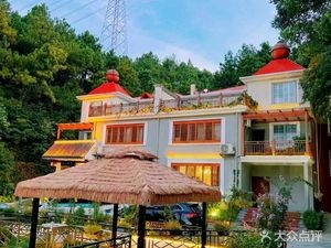 Qing Shan Xiao Yuan · Courtyard Restaurant · Card Game · KTV