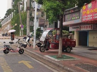 Qian Qian Fried Skewers (Dazhong Media Store)