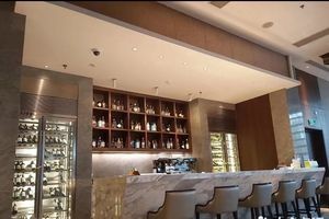 Sheraton Hotel Lobby Bar (Qingnian Avenue Store)