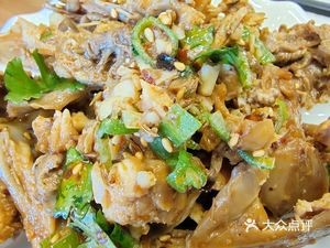 Tsai Family Grandma’s Red Braised Beef Rice Rolls