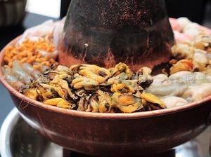 Fengtian Foji Charcoal Fire Copper Pot (Lingwen Street Store)