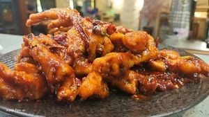 Yumanjiang Charcoal Grilled Meat (Santao Street Branch)