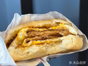 Madam Gongsun's Fried Flatbread with Pork Tenderloin (Liaoshen 1st St Store)