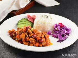 Zhang Xiu Mei BBQ Rice Bowl with Crispy Chicken Rice (Fuyuan Snack Street Store)