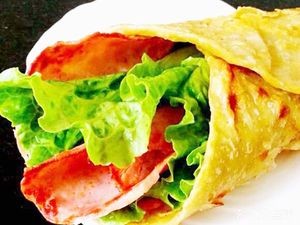 Yang Ba Hao Pancake with Egg and Savory Fillings