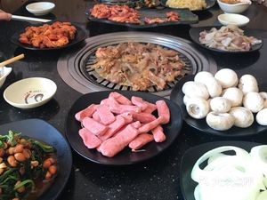Ri Yuexing Barbecue Meat House
