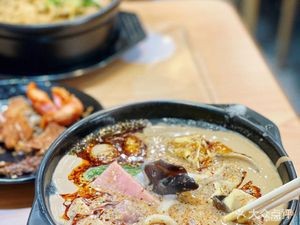 Grandma Grandma's Signature Spicy Hot Pot