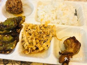 Xin Yi Jia Self-Service Box Meals (Puchang Road Store)