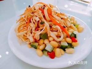 Meiwuyuan Spring Roll and Bone Soup