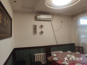 Jinfengyuan Restaurant (Shengcai Community Branch)