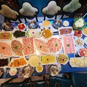 名都晓荷塘主题火锅(苏家屯店)