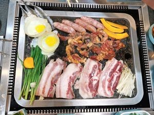 Qiaoyu Stone Plate BBQ