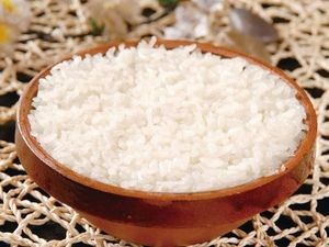 Sauce Aromatic Chicken with Chili and Spicy Pancake Rice