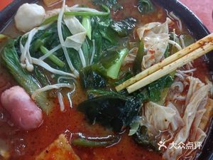 Spicy Hot Pot & Cold Noodles