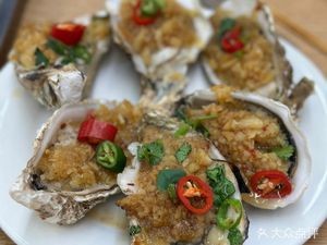 Ling Ling Wild Dumplings (Zhongjin Building Store)