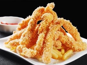 Northeast Cold Noodles with Fried Chicken and Wheat Gluten