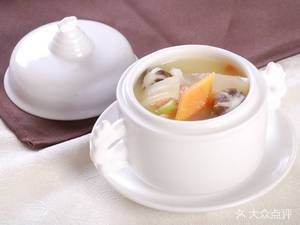 Wuling Mountain Delicacies Hotel (Huangtuzhuang Snack Street Branch)